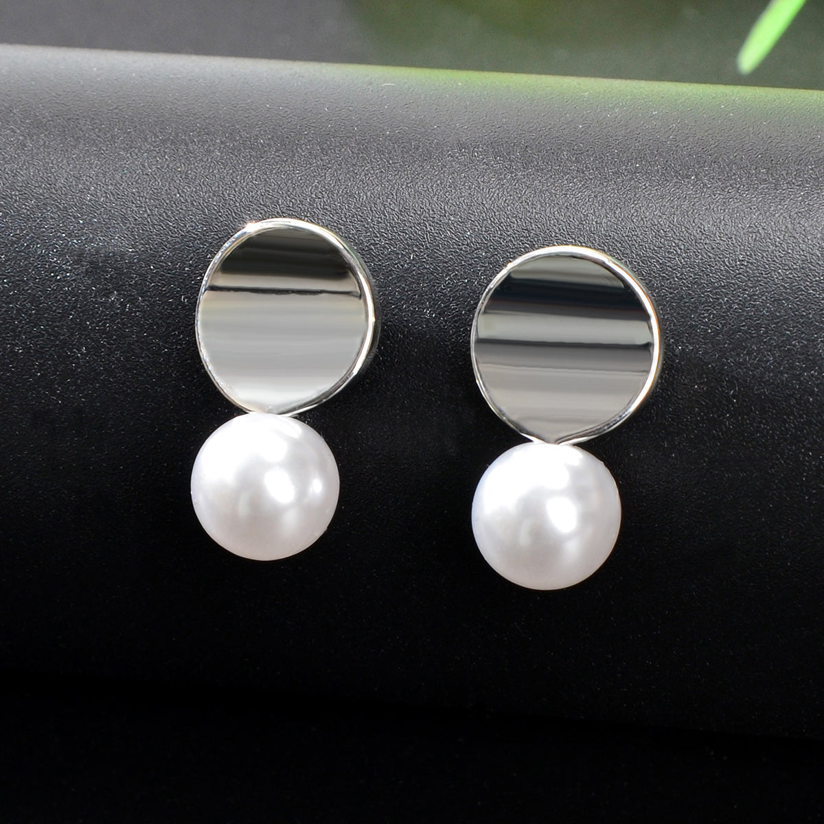 Dainty Round Gold Metal Pearl Daily Wear Stud Earrings Great Jewelry for Dating-3