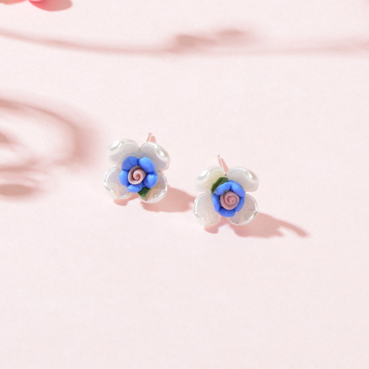 Sweet Elegant White Blue Resin Petal Hypoallergenic Chic Flower Stud Earrings-0