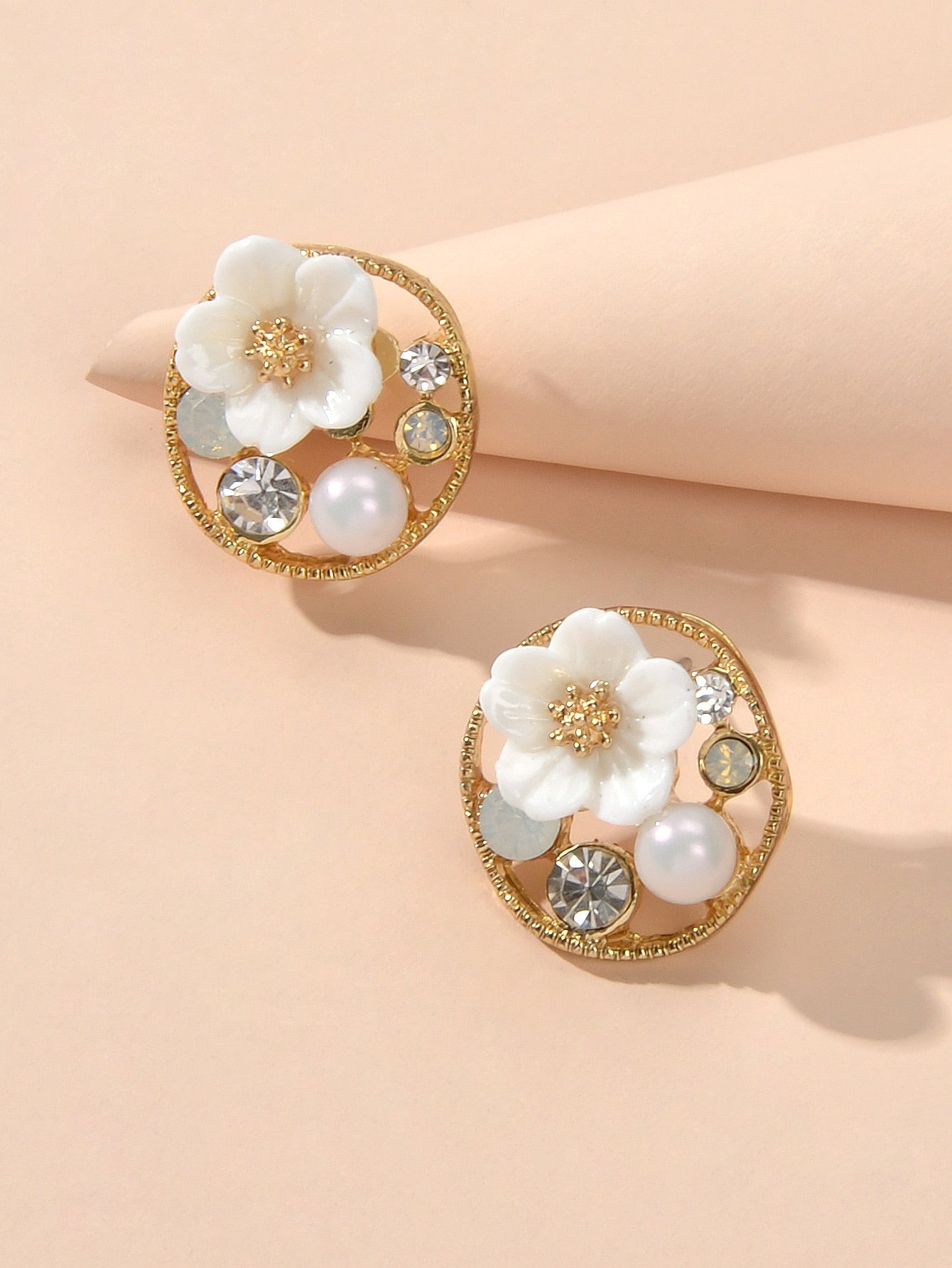 White Floral Stud Earrings Gold Triangle Earrings Set Elegant Jewelry Collection-1