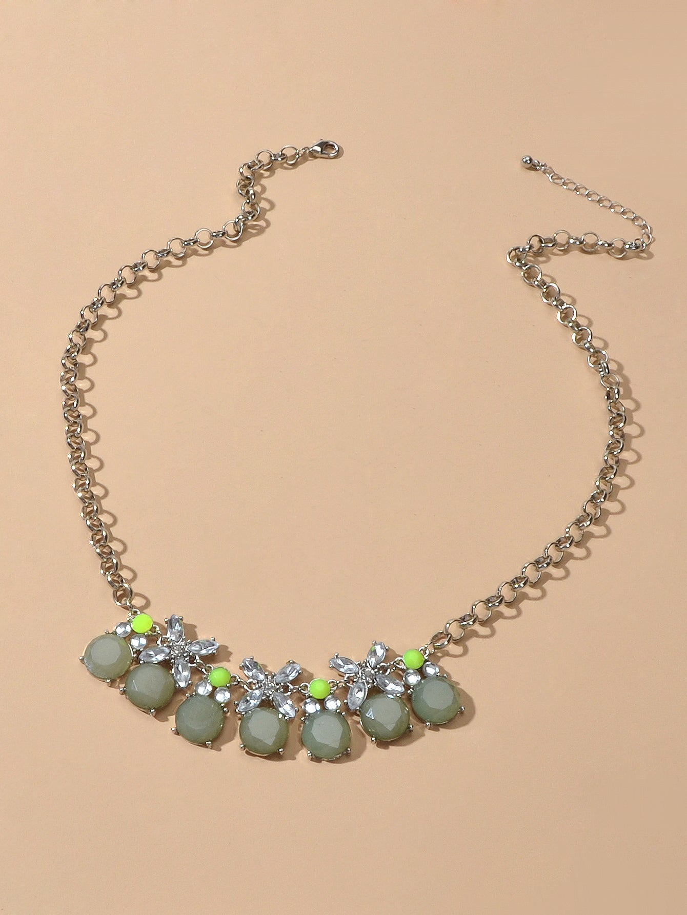 Retro Court Style Acrylic Geometric Flower Chunky Collar Necklace Ladies Jewelry-2
