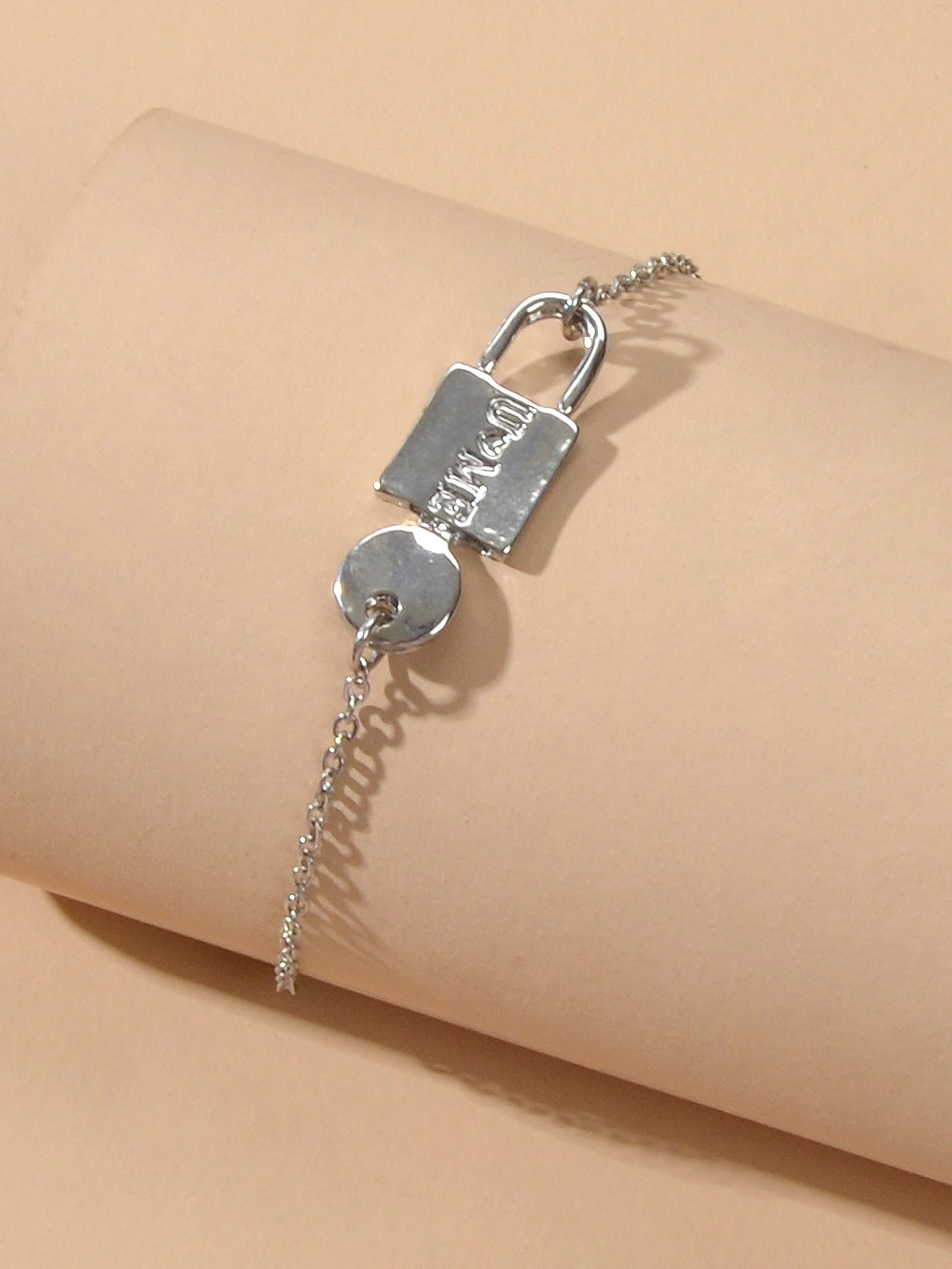Elegant Women Accessories Minimalist Silver Chain Key Lock Charm Women Bracelet-2