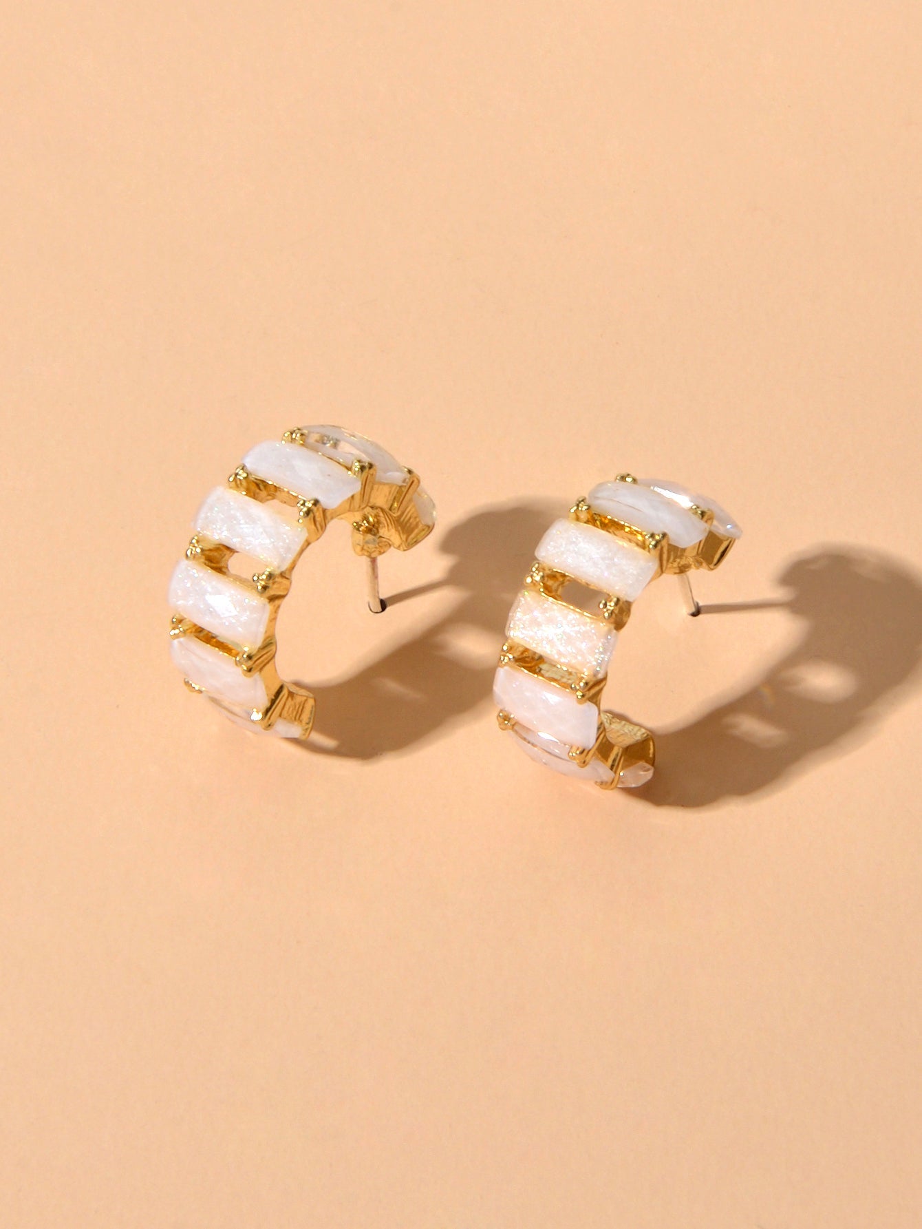 Beautiful Jewelry Resin Decoration Hollow Gold Hoop Huggie Pierced Stud Earrings-2