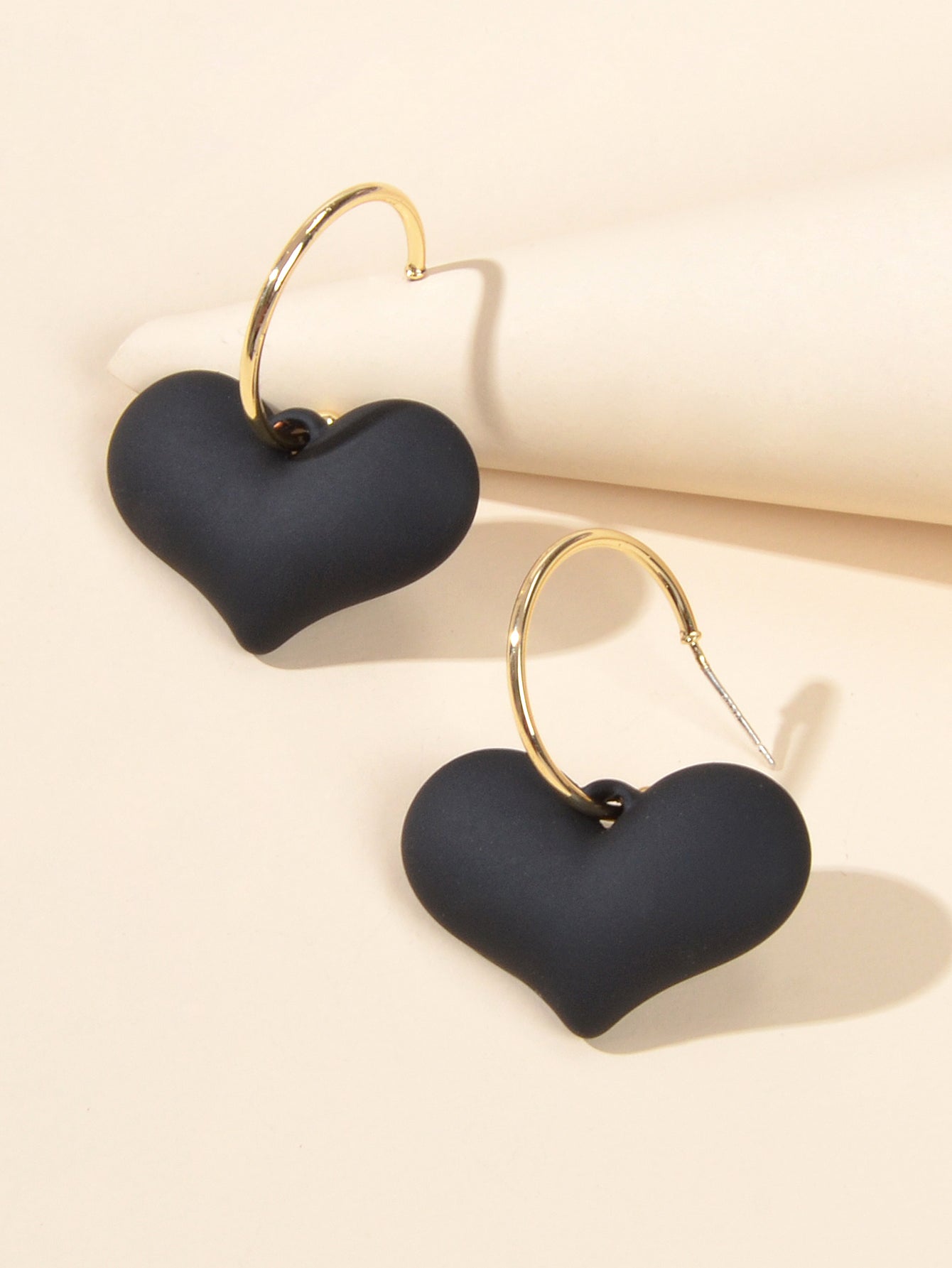 Perfect Red Black Heart Charm Dangle Hoop Pierced Hypoallergenic Women Earrings-2