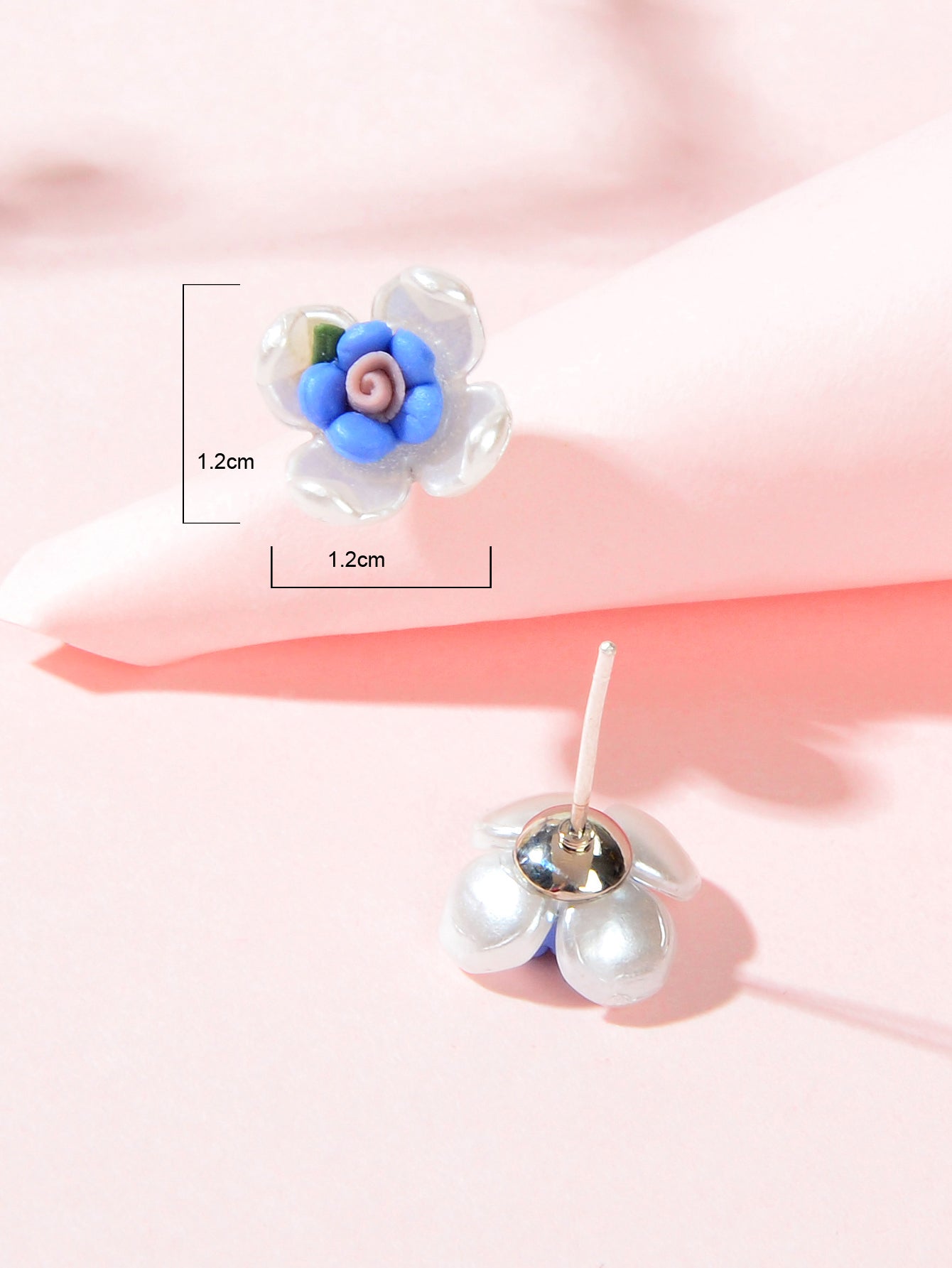 Sweet Elegant White Blue Resin Petal Hypoallergenic Chic Flower Stud Earrings-3