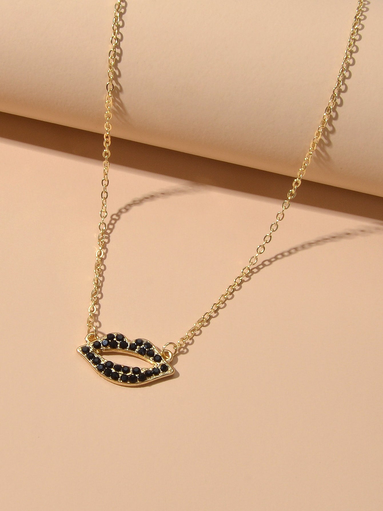 Gift Jewellery Valentine's Day Gold Chain Rhinestone Love Lips Pendant Necklace-3