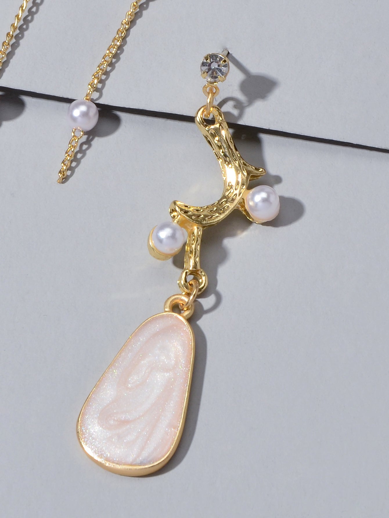 Retro Design Asymmetric Long Gold Chain Pearl Enamel Geometric Dangle Earrings-4