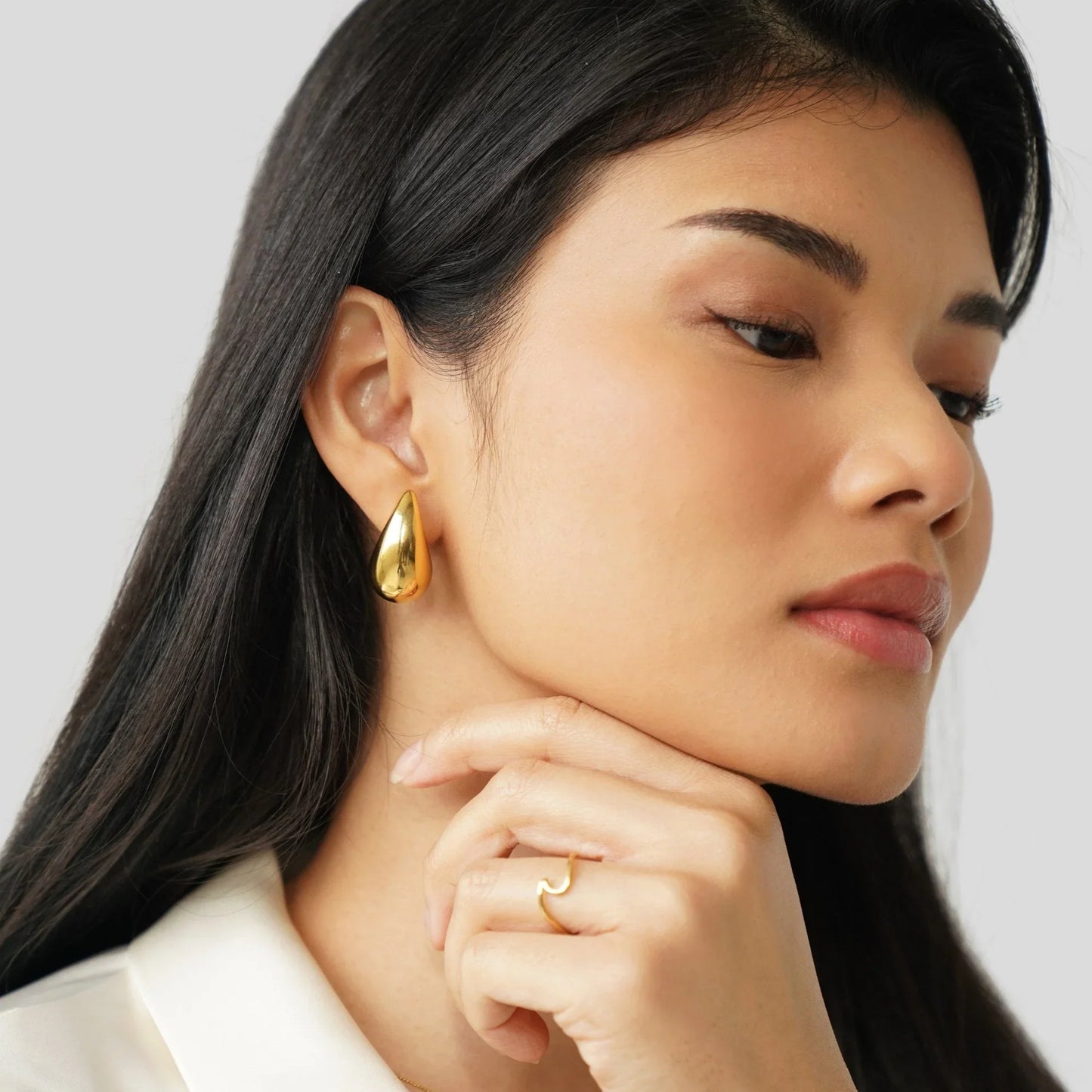 Elegant Gold Teardrop Earrings-4