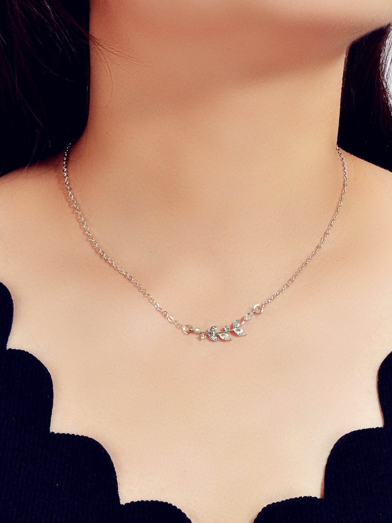 Shining Jewellery Rhinestone Decor Gold Silver Chain Leaf Charm Pendant Necklace-4