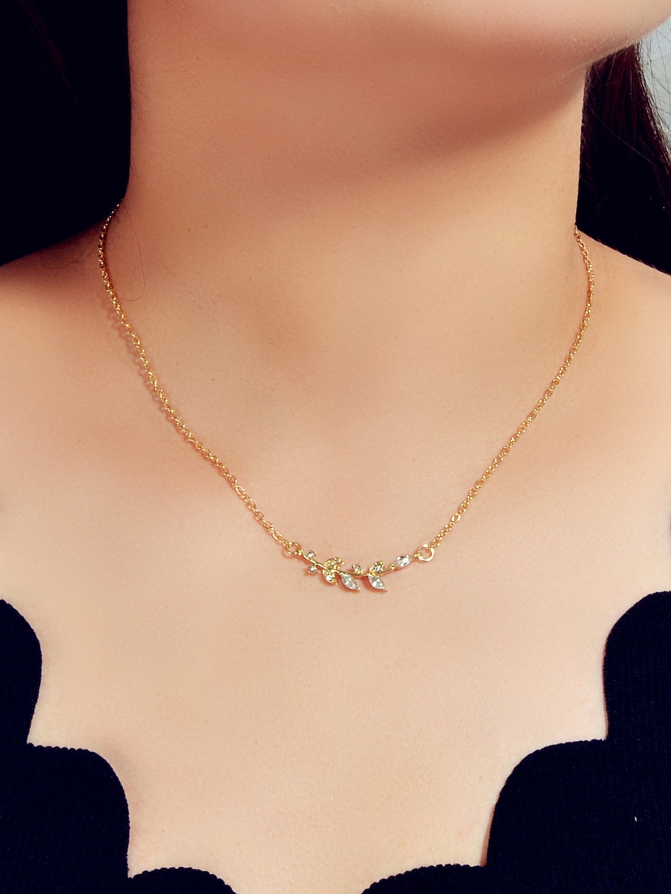 Shining Jewellery Rhinestone Decor Gold Silver Chain Leaf Charm Pendant Necklace-0