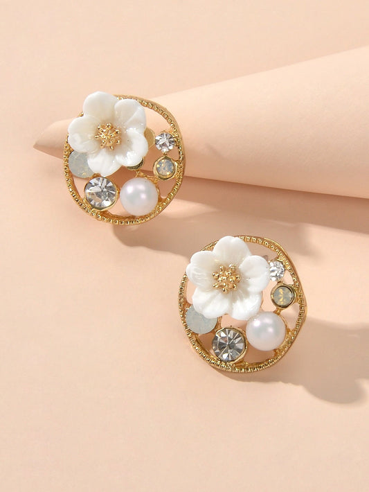 White Floral Stud Earrings Gold Triangle Earrings Set Elegant Jewelry Collection-1