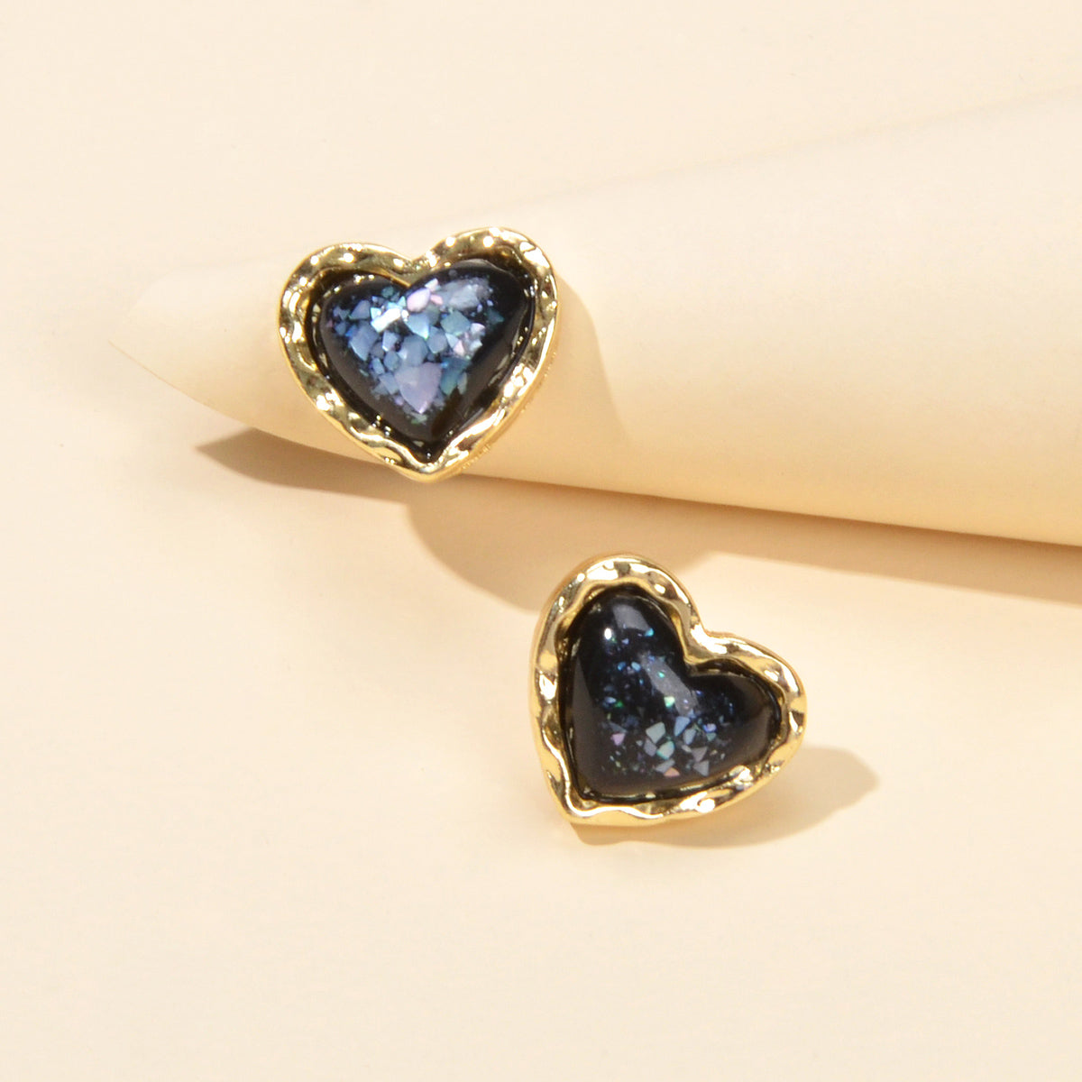 Exquisite Lightweight White Black Resin Heart Stud Earrings Valentine Jewellery-3