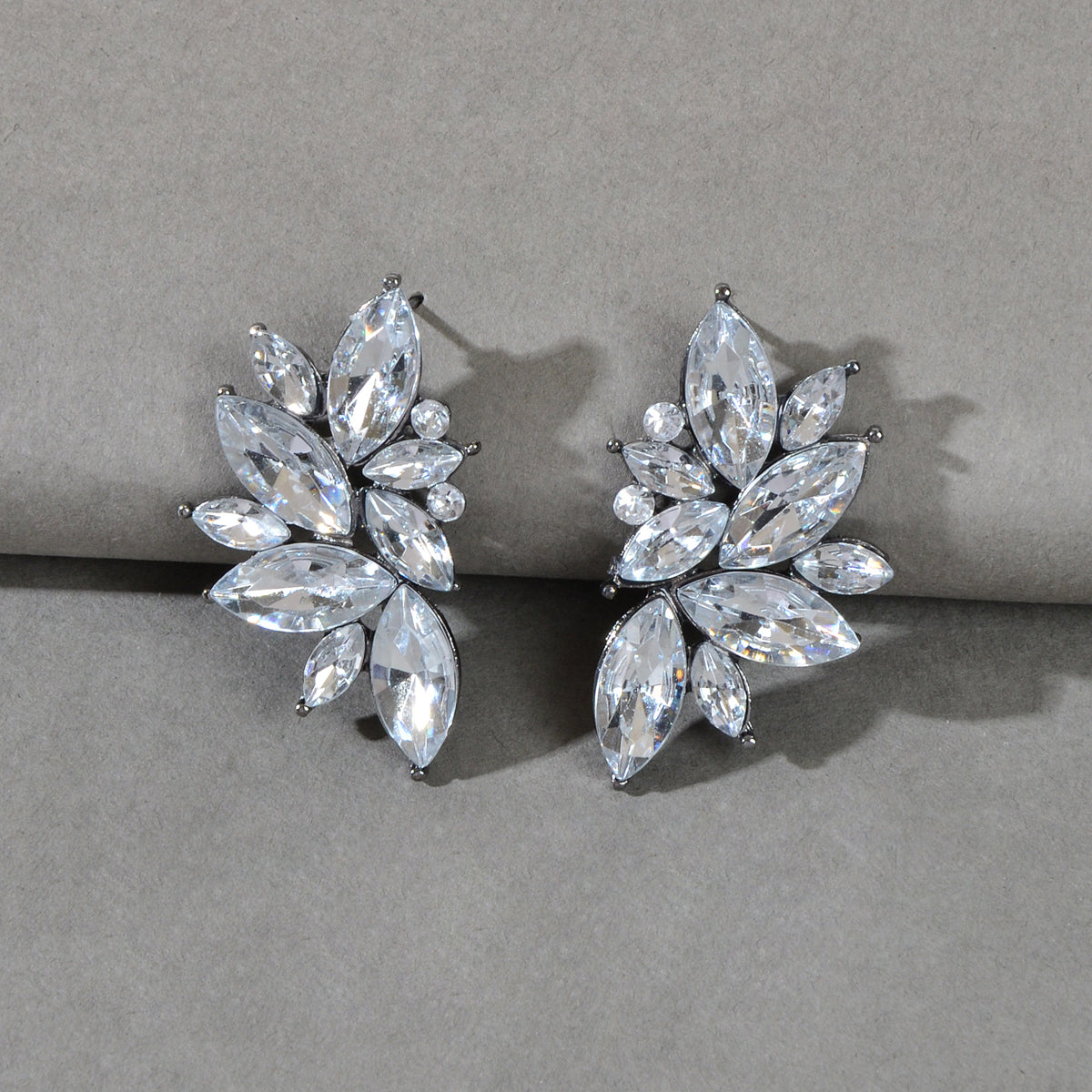 Female Luxurious Jewelry Sparkly Crystal Flower Stud Bridal Engagement Earrings-6