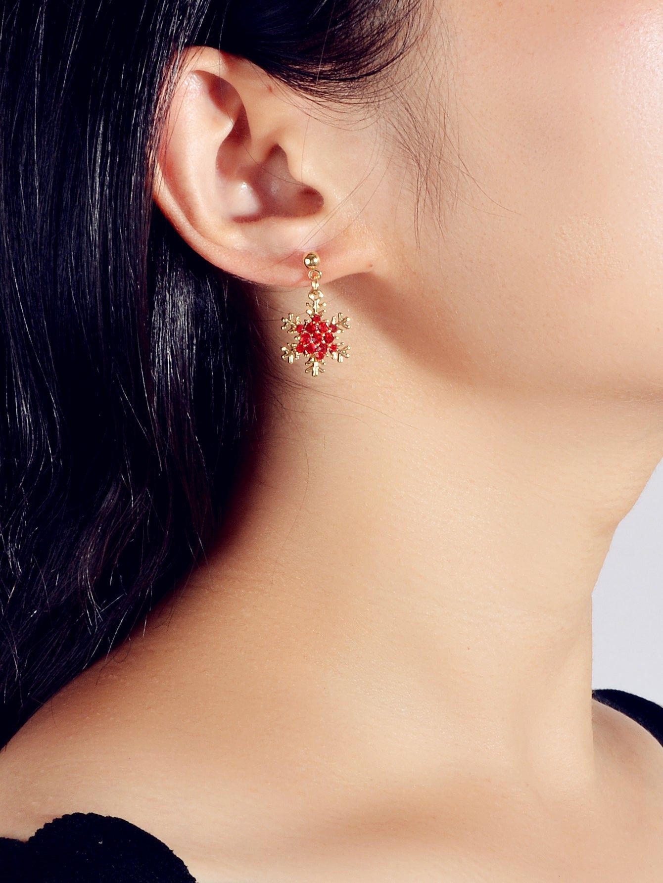 Dainty Gifts for Women Red Black Rhinestone Gold Snowflake Dangle Party Earrings-1