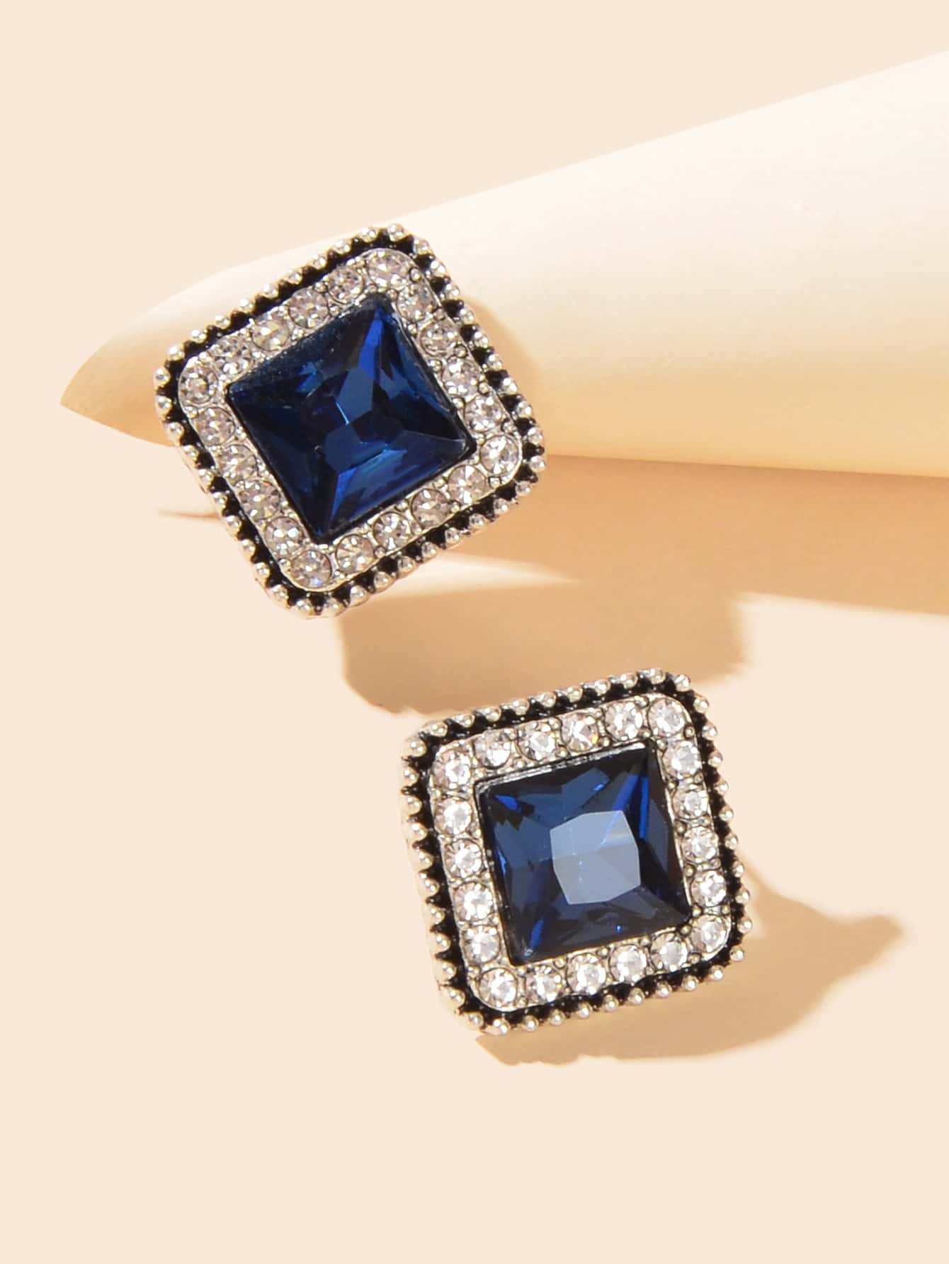 Dazzling Sophistication: Handcrafted Rhinestone Stud Earrings for Effortless Glamour and Timeless Style-2