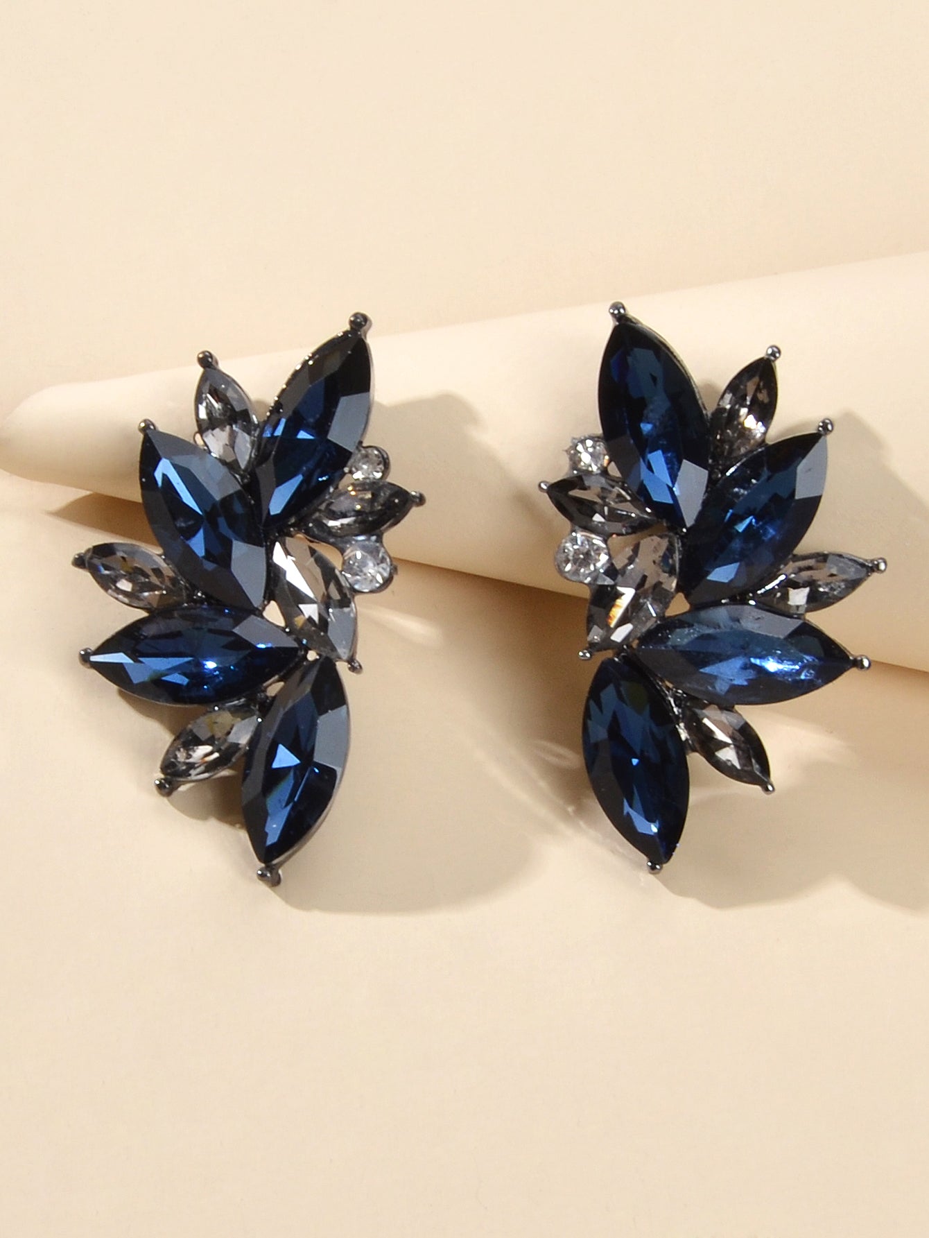 Female Luxurious Jewelry Sparkly Crystal Flower Stud Bridal Engagement Earrings-2