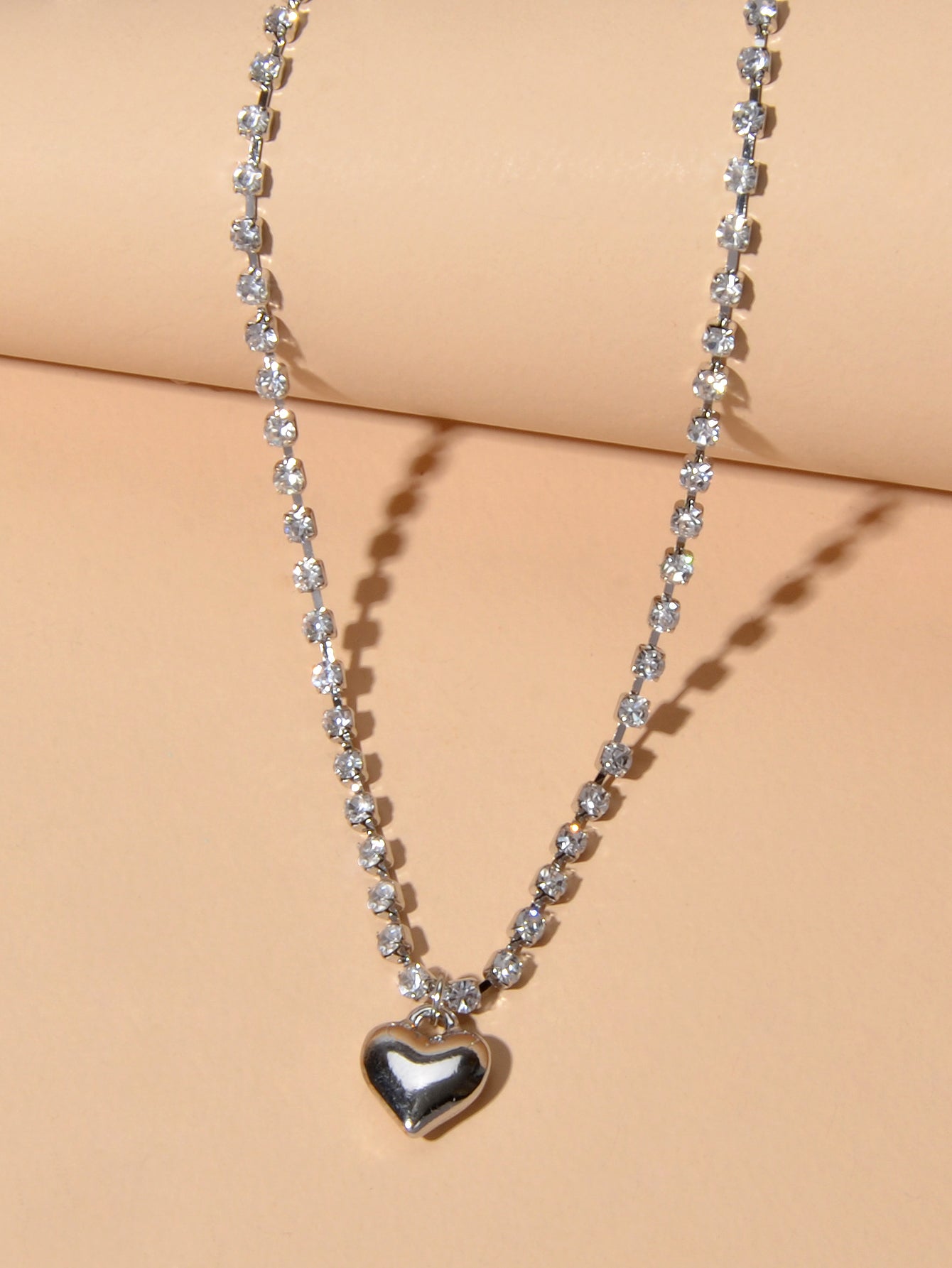 Luxurious Jewellery Full Rhinestone Decor Shining Silver Chain Heart Necklace-3