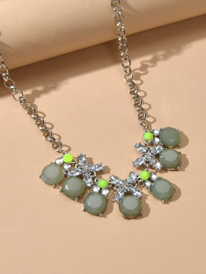 Retro Court Style Acrylic Geometric Flower Chunky Collar Necklace Ladies Jewelry-3
